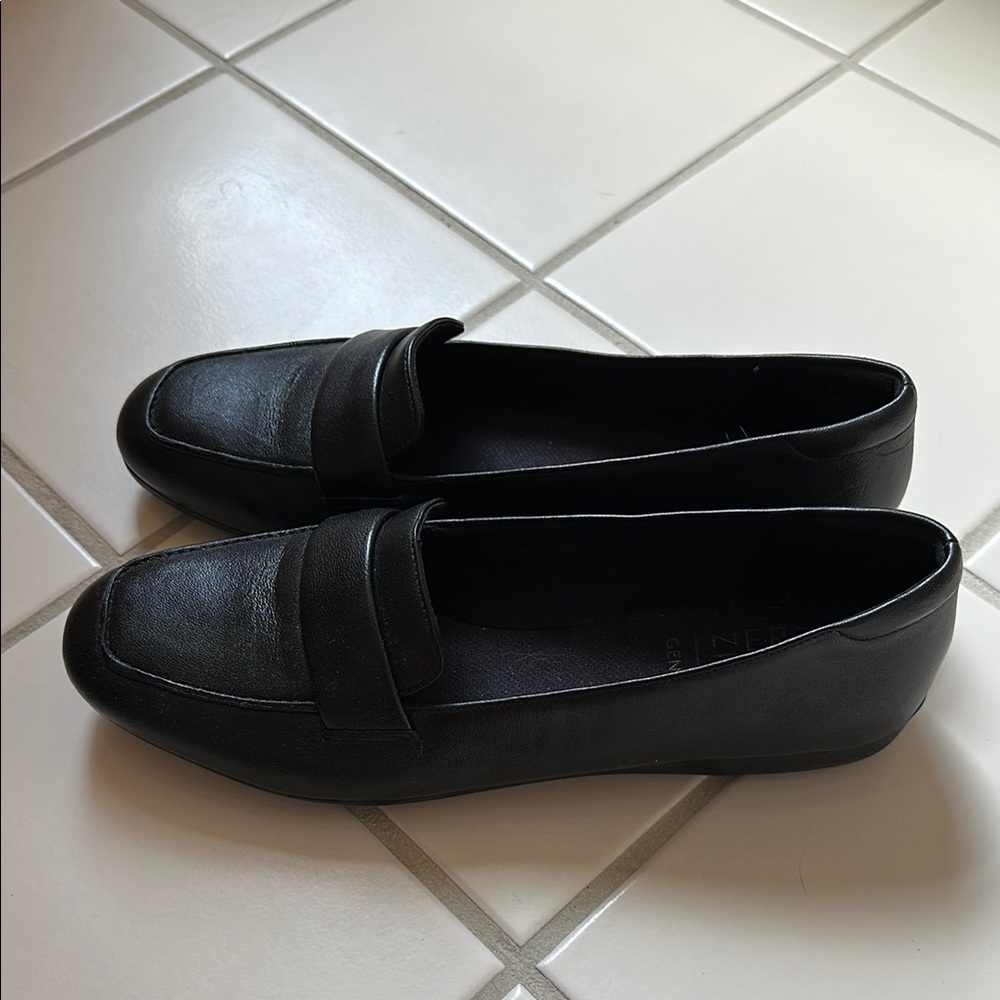 Naturalizer Black Loafers with Slip-On Design and Versatile Style - Picture 3 of 5